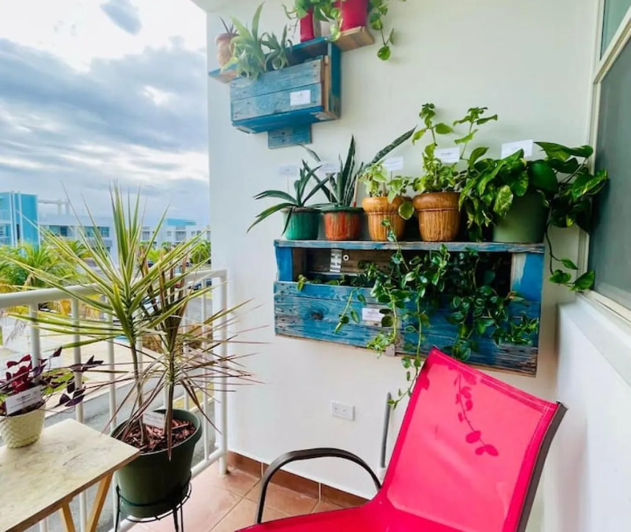 Pothos Beach Ph 3Br Apt W Rooftop W Pool Access Isabela Apartment